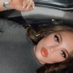 Meet your Posher, Alexus